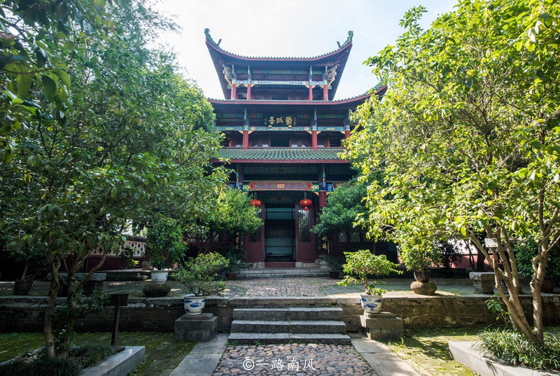 赣州郁孤台.jpg