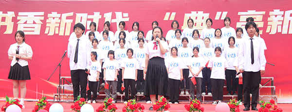 22会计2班 唐诗里的中国.JPG